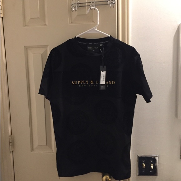 NWT Supply & Demand Black Medallion Tee Size Small - Picture 1 of 7
